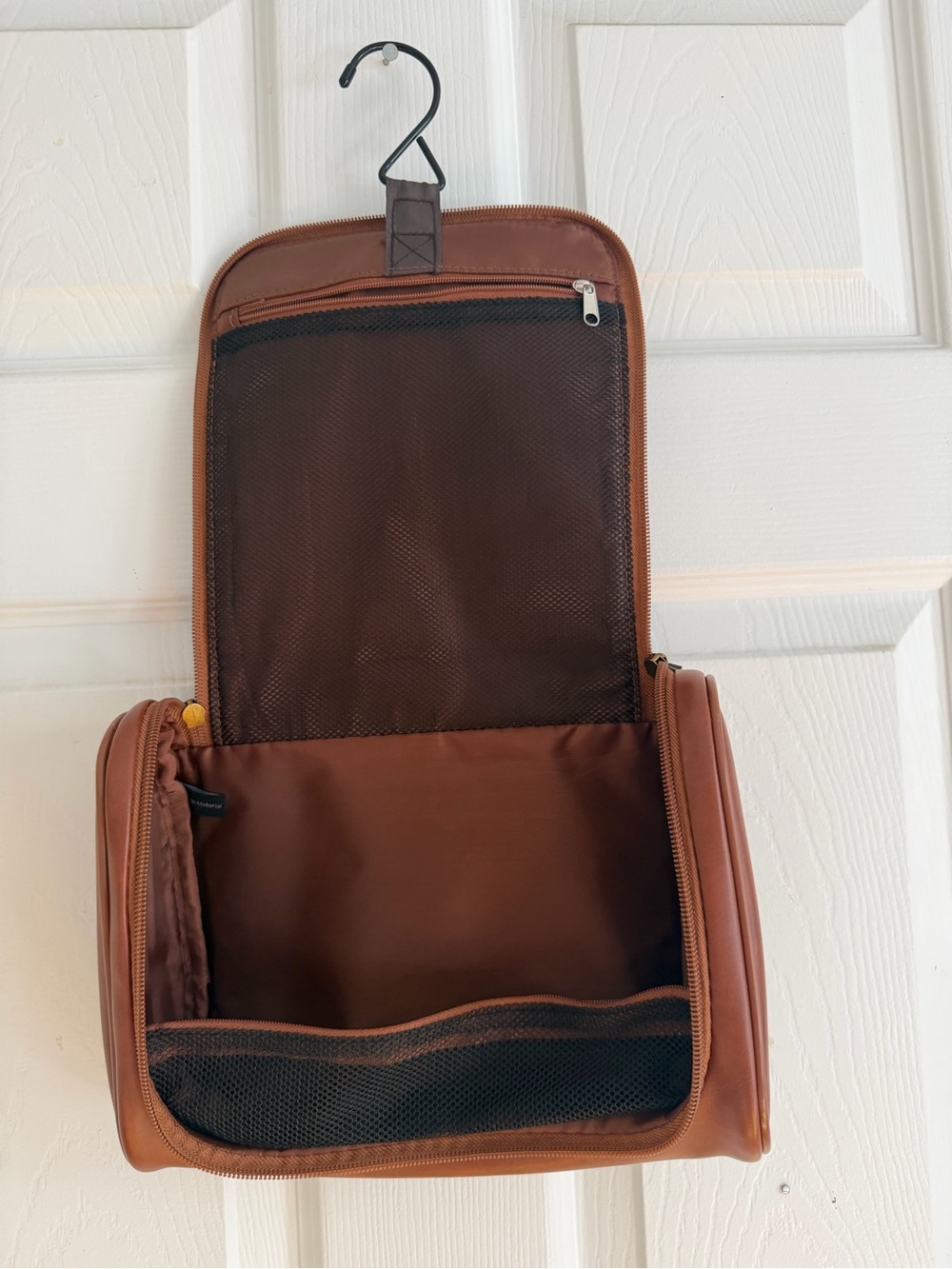Original Penguin Chestnut Brown Hanging Travel Toiletry Bag/ Dopp Kit - Picture 3 of 8